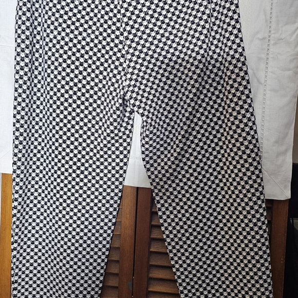 Betabrand Catstooth Dress Pant Yoga Pants L Short Petite NWOT Black White Cat - Picture 14 of 16
